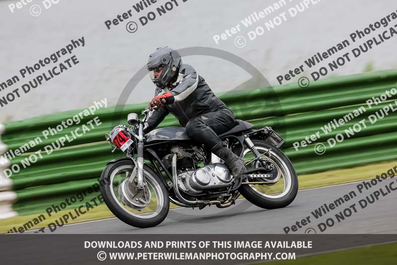 Vintage motorcycle club;eventdigitalimages;mallory park;mallory park trackday photographs;no limits trackdays;peter wileman photography;trackday digital images;trackday photos;vmcc festival 1000 bikes photographs